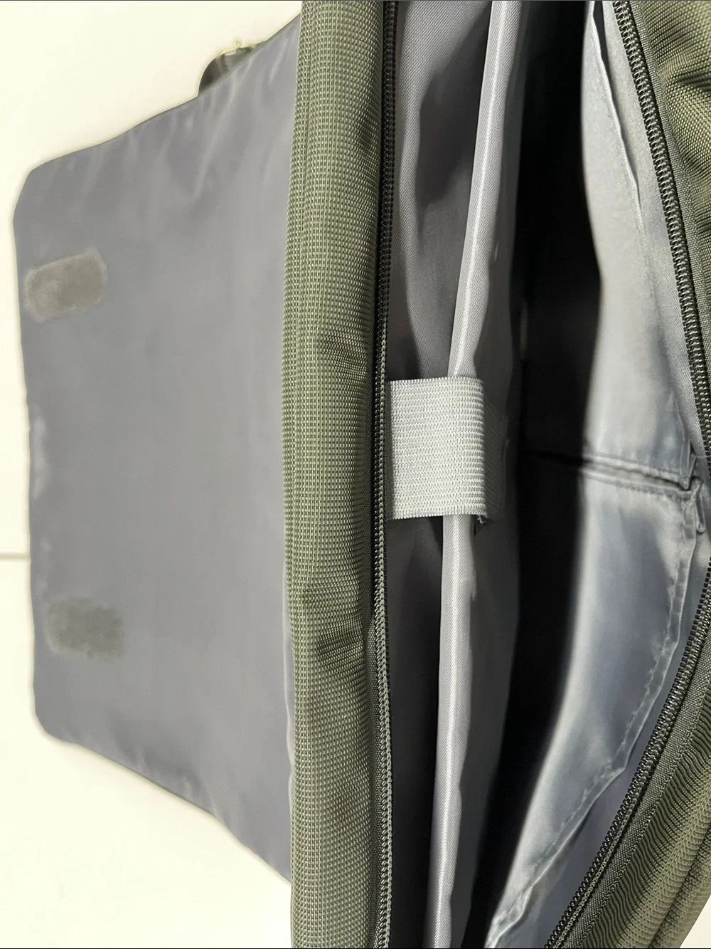 Vanguard Olive Green Messenger Bag for Men